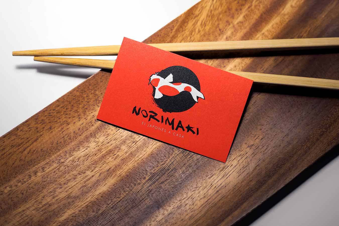 Disseny de la targeta comercial del Restaurant japonès de sushi, Norimaki.
